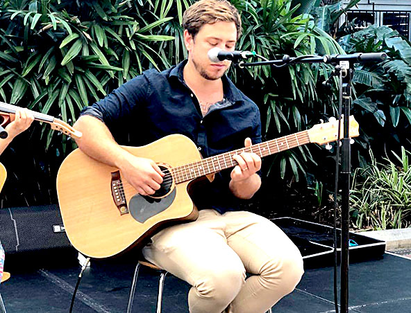 Brisbane Acoustic Soloist Kyle