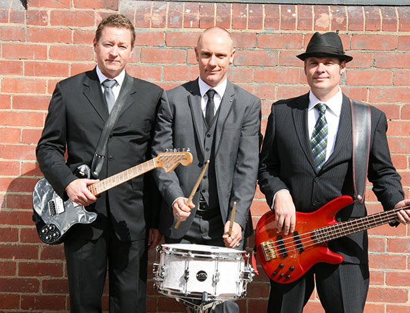 3 On The Tree Cover Band - Melbourne Wedding Bands - Musicians Singers